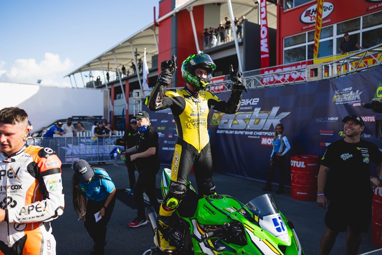 Olly Simpson (Ninja ZX-6R) Kawasaki BCperformance Racing Team (Photo Credit: Foremost Media)